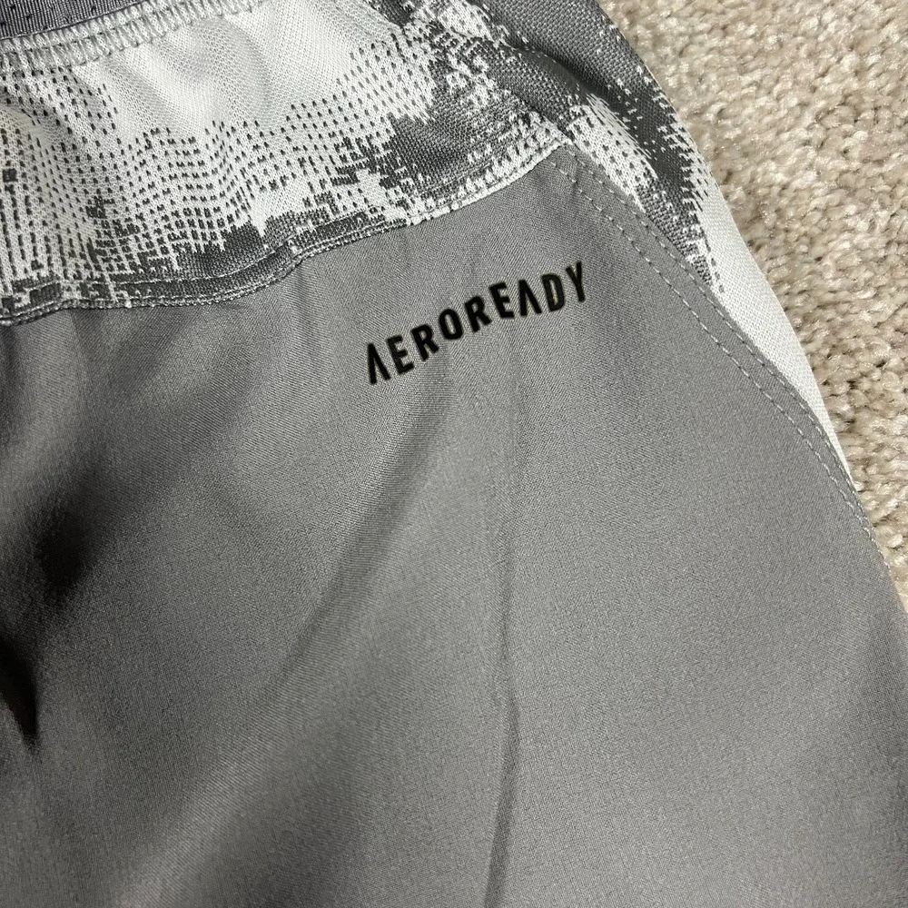 Adidas Mens AEROREADY Training Shorts Grey‎ Marble Print Zip Pockets GG2886 NEW